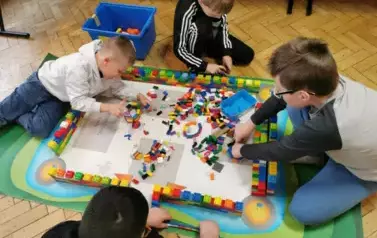 013