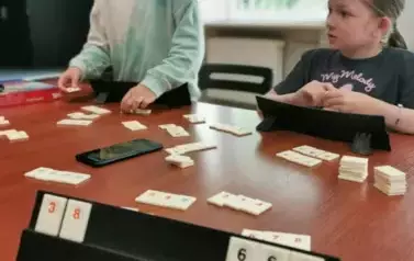018