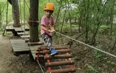 100