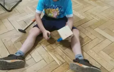 093