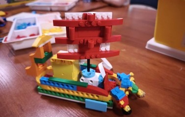 043