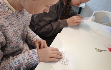 023
