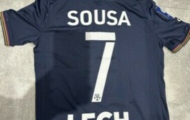 Koszulkę reprezentanta KKS LECH Poznań Afonso Sousa z podpisami zawodnik&oacute;w Lecha2_01