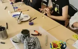 100