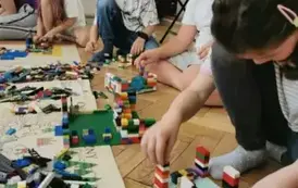 077