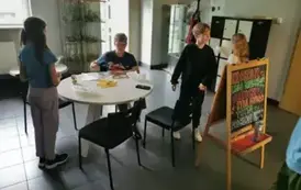 100