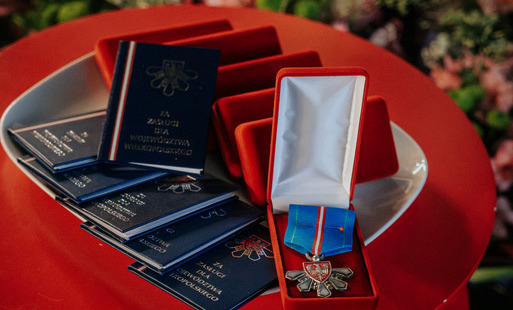 Zdjęcie do Za zasługi dla wojew&oacute;dztwa wielkopolskiego - członkowie ZF Szamotuły
